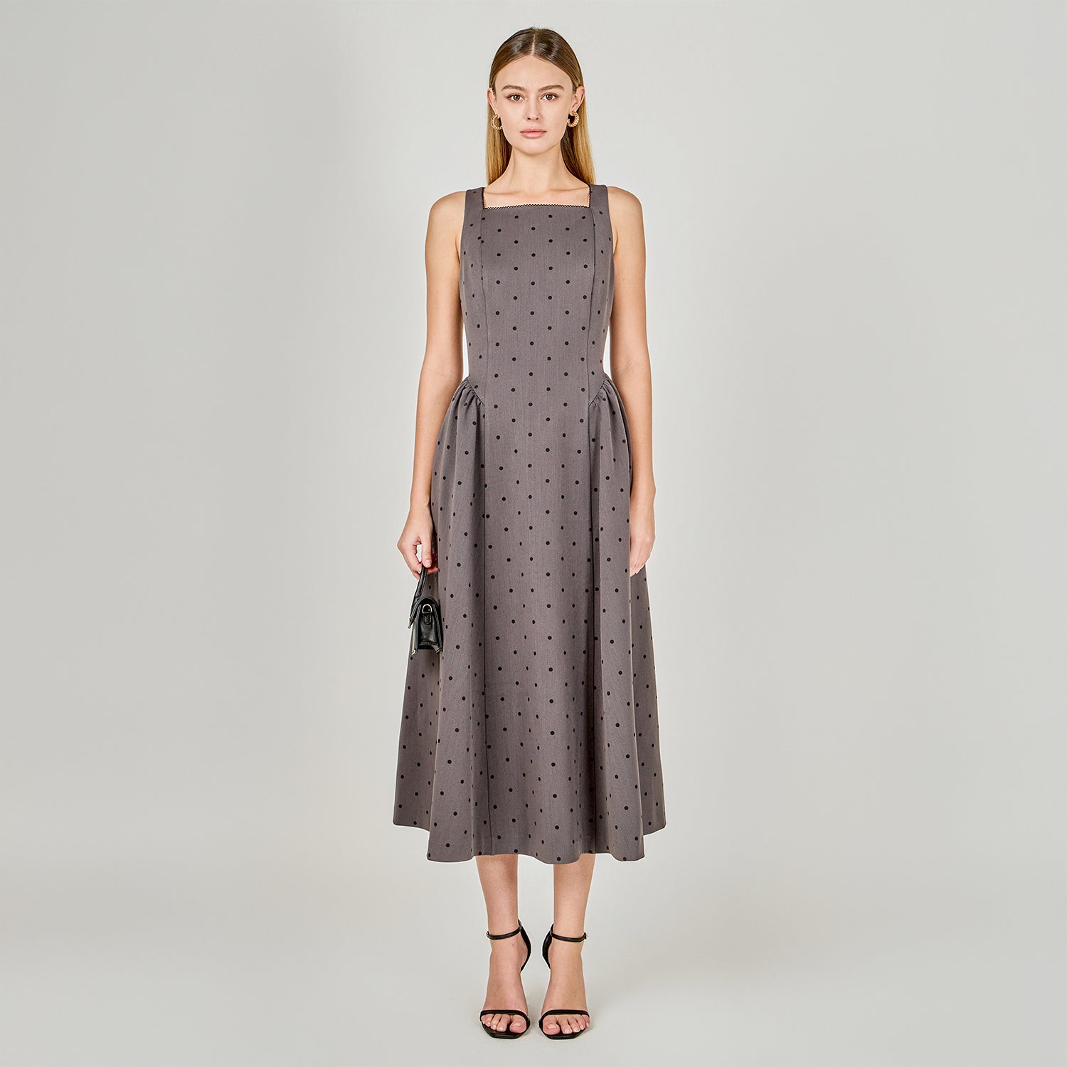 Go to dresses collection